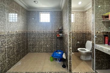 24 hours guarded community safe and quiet all time