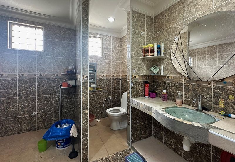 24 hours guarded community safe and quiet all time