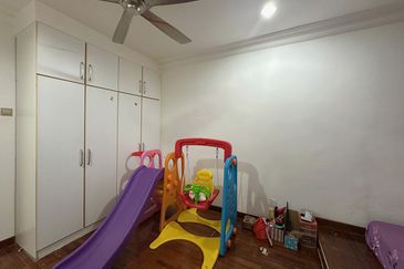 24 hours guarded community safe and quiet all time