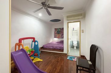 24 hours guarded community safe and quiet all time