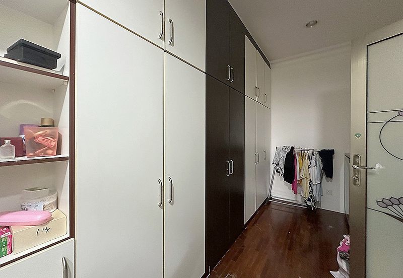 24 hours guarded community safe and quiet all time