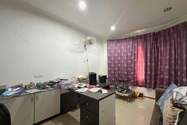 24 hours guarded community safe and quiet all time