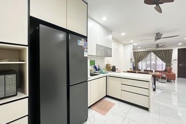 Prestine move in condition home with large rooms and spacious halls