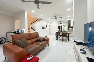 Prestine move in condition home with large rooms and spacious halls