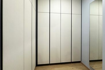 Prestine move in condition home with large rooms and spacious halls