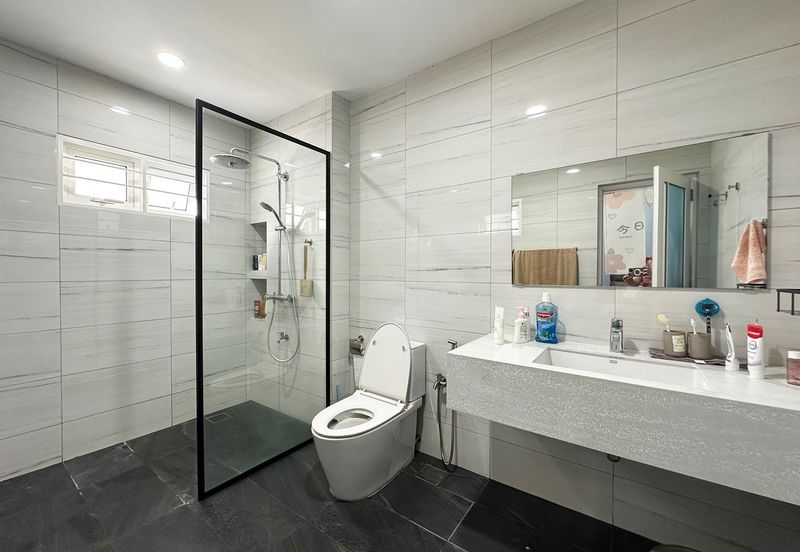 Prestine move in condition home with large rooms and spacious halls