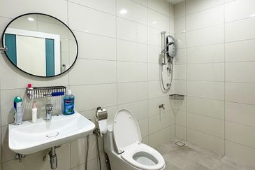 Prestine move in condition home with large rooms and spacious halls