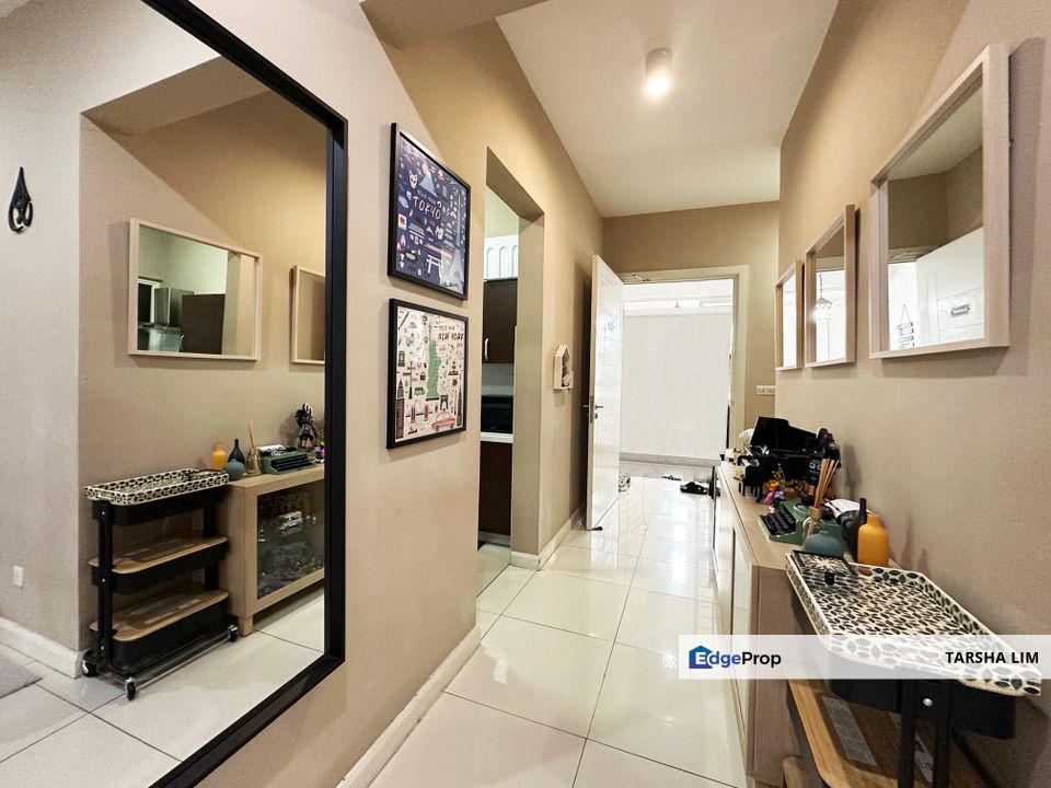 Super value buy unit with spacious living and dining hall., Selangor, Mutiara Damansara