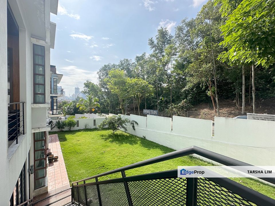 24 hours gated guarded semi d with large land good for building pool or house extension, Kuala Lumpur, Segambut