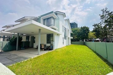 Summerglades, Perdana Lakeview West