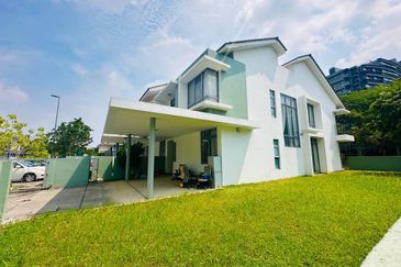 Summerglades, Perdana Lakeview West