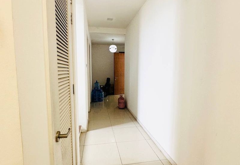 Summerglades, Perdana Lakeview West