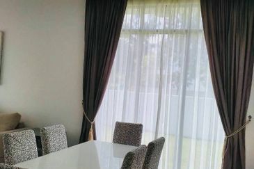 Summerglades, Perdana Lakeview West