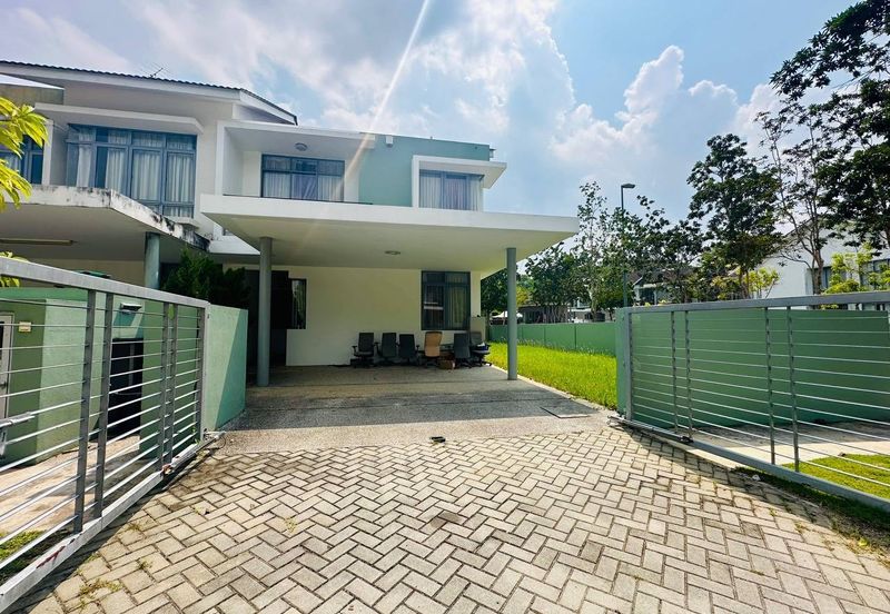 Summerglades, Perdana Lakeview West