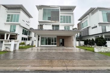 Jacaranda Garden Residence