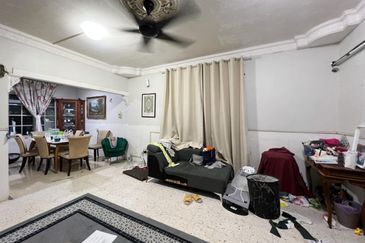 End Lot 2-Storey Jalan Kemboja, Bukit Beruntung