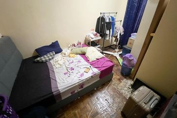 End Lot 2-Storey Jalan Kemboja, Bukit Beruntung