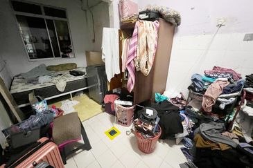 End Lot 2-Storey Jalan Kemboja, Bukit Beruntung