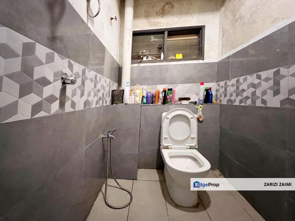 End Lot 2-Storey Jalan Kemboja, Bukit Beruntung, Selangor, Hulu Selangor