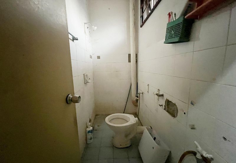 End Lot 2-Storey Jalan Kemboja, Bukit Beruntung