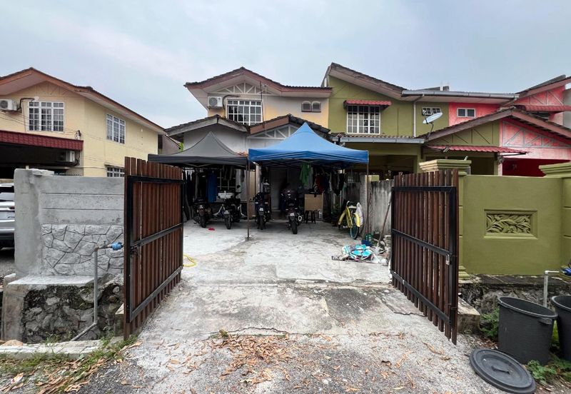 End Lot 2-Storey Jalan Kemboja, Bukit Beruntung