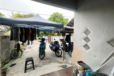 End Lot 2-Storey Jalan Kemboja, Bukit Beruntung