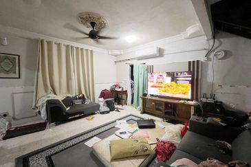 End Lot 2-Storey Jalan Kemboja, Bukit Beruntung