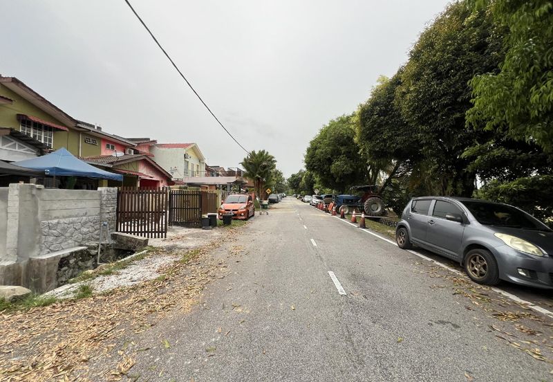 End Lot 2-Storey Jalan Kemboja, Bukit Beruntung