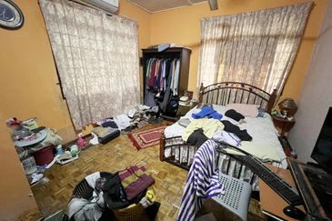 End Lot 2-Storey Jalan Kemboja, Bukit Beruntung