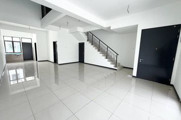 Dahlia Sari @ Saujana Perdana