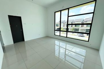 Dahlia Sari @ Saujana Perdana