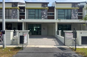 Dahlia Sari @ Saujana Perdana