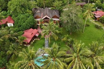 Authentic Malay Villa Estate @ Makam Mahsuri