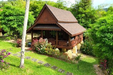 Authentic Malay Villa Estate @ Makam Mahsuri