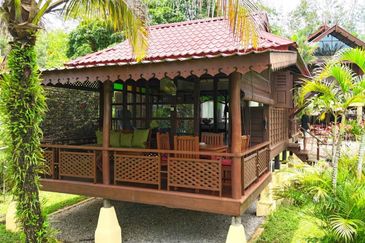 Authentic Malay Villa Estate @ Makam Mahsuri