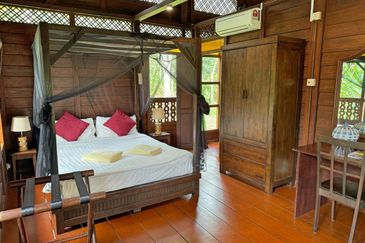 Authentic Malay Villa Estate @ Makam Mahsuri