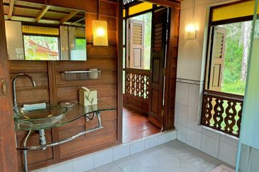 Authentic Malay Villa Estate @ Makam Mahsuri