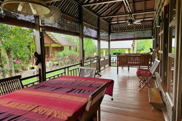 Authentic Malay Villa Estate @ Makam Mahsuri