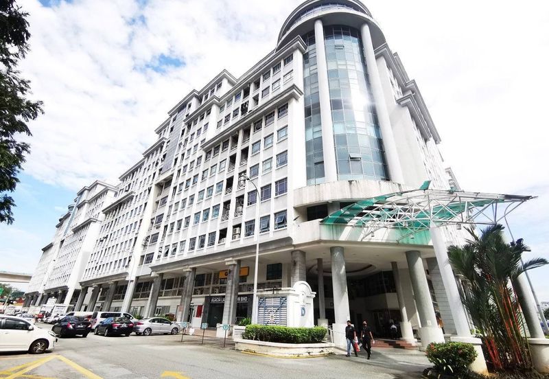 Renovated! Office Lot @ Kelana Jaya Square