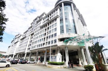 Renovated! Office Lot @ Kelana Jaya Square