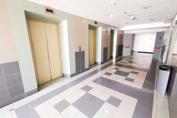 Renovated! Office Lot @ Kelana Jaya Square