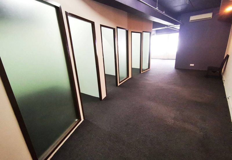 Renovated! Office Lot @ Kelana Jaya Square