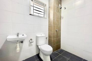 2-Storey Taman Ruby, Dengkil