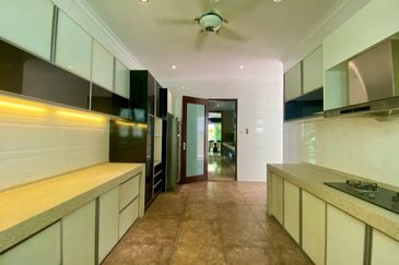 3.5 Storey Bungalow, The Mines Resort City