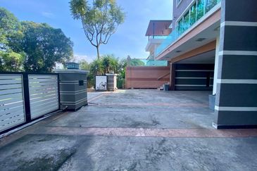 3.5 Storey Bungalow, The Mines Resort City