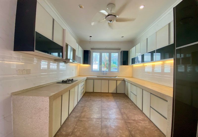 3.5 Storey Bungalow, The Mines Resort City