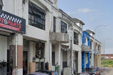 1.5 Storey Factory @ Taman Scientix, Pasir Gudang, Johor.