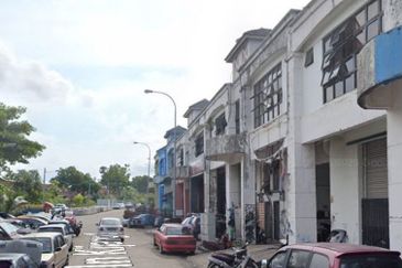 1.5 Storey Factory @ Taman Scientix, Pasir Gudang, Johor.