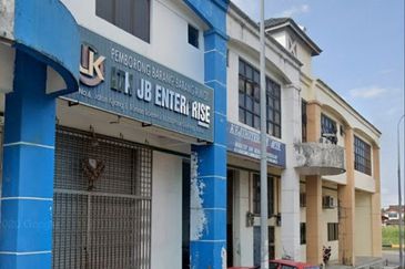 1.5 Storey Factory @ Taman Scientix, Pasir Gudang, Johor.