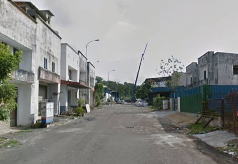 1.5 Storey Factory @ Taman Perindustrian Tiram, Ulu Tiram, Johor.